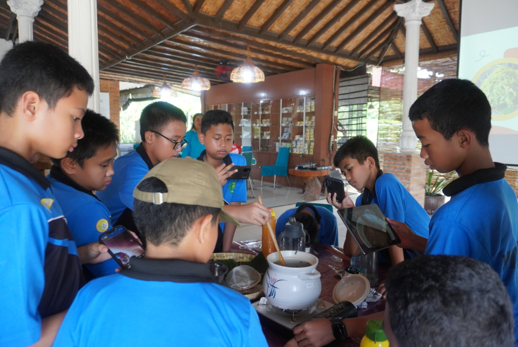 MTsN 2 Medan Gelar Studi P5RA ke PT Socfindo Conservation Martebing Dolok Masihul