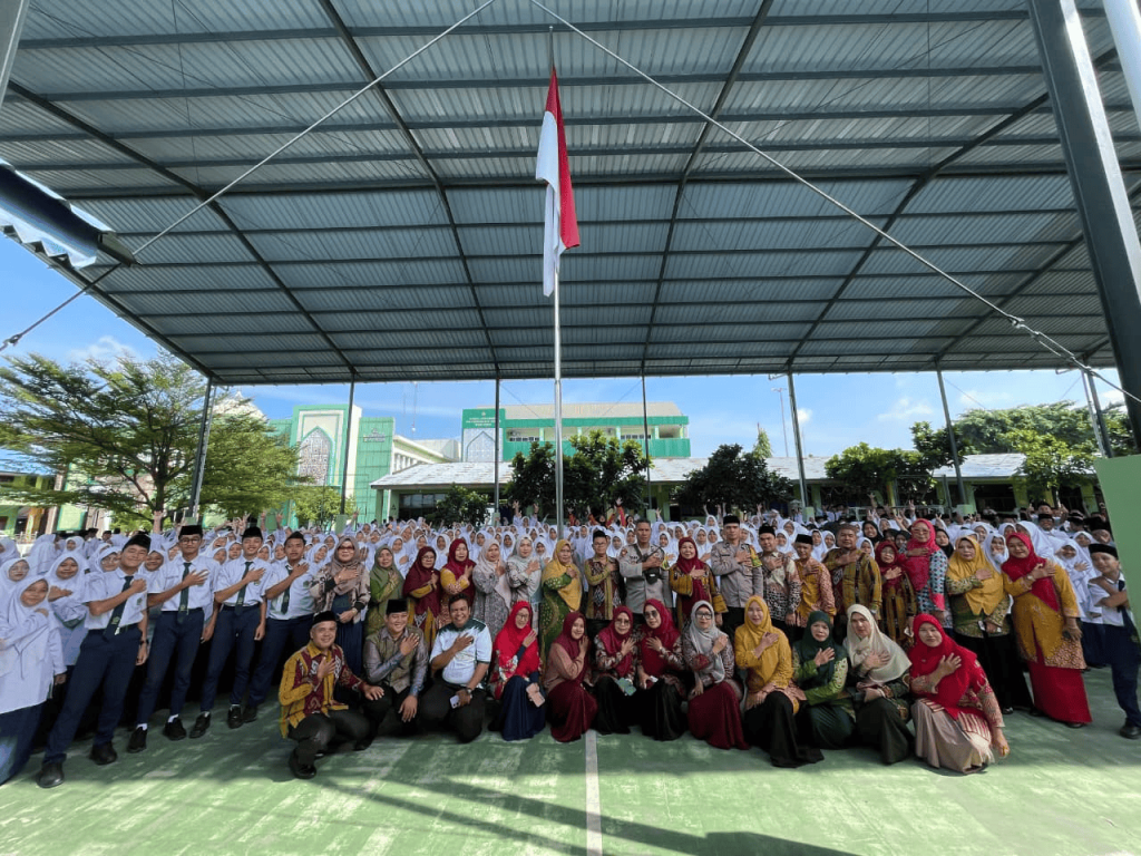 BHABINKAMTIBMAS Polsek Medan Tembung Gelar Penyuluhan di MTsN 2 Medan: Cegah Narkoba, Rokok/Vape, Geng Motor, dan Bullying