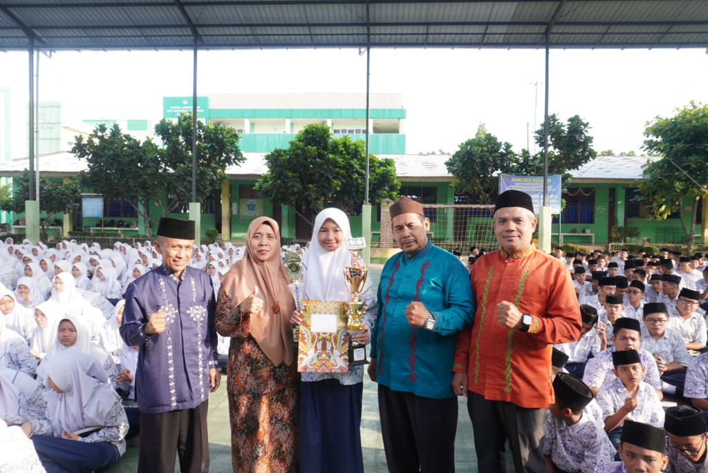 Siswi MTsN 2 Medan Raih Dua Prestasi Sekaligus di Ajang MTQ ke-59 Tingkat Kecamatan
