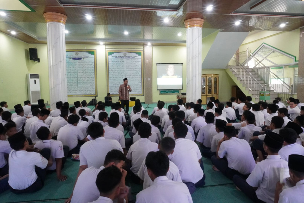 MTsN 2 Medan Perkuat Iman Lewat Pesantren Kilat 