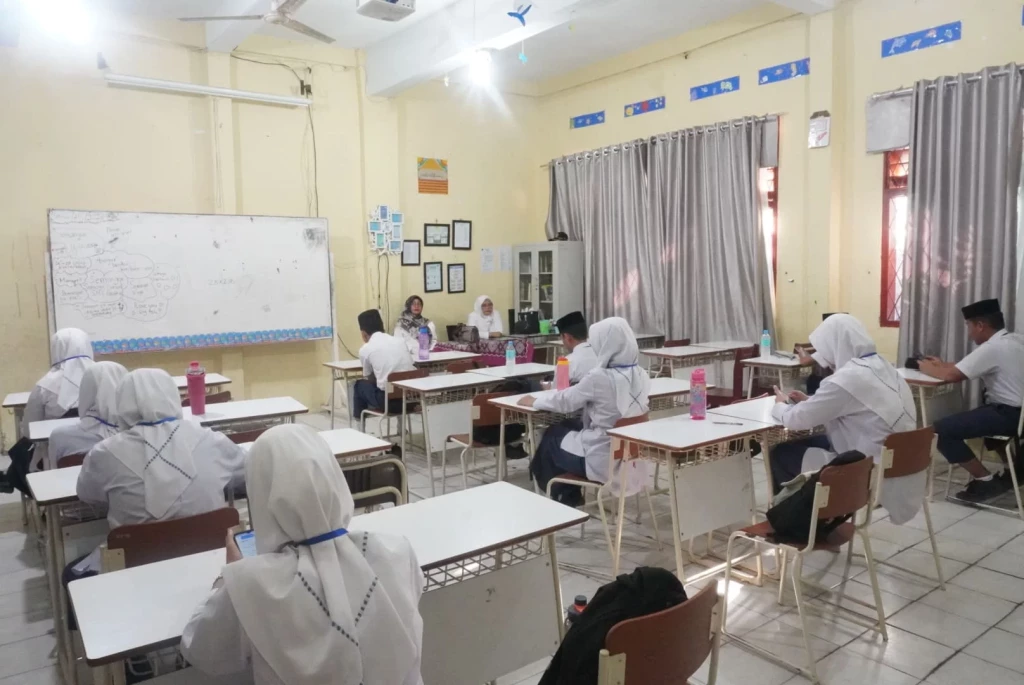 Hari Pertama Ujian Madrasah Kelas IX MTsN 2 Medan Berjalan Lancar