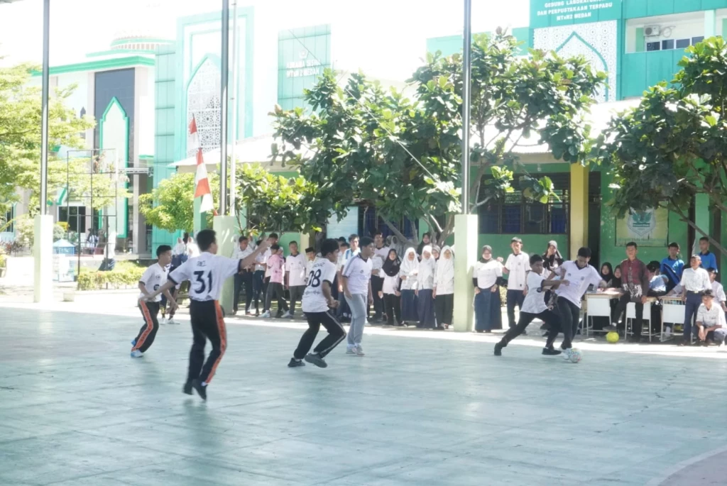 Semangat Persatuan Warnai Pembukaan PORSENI MTsN 2 Medan 2026
