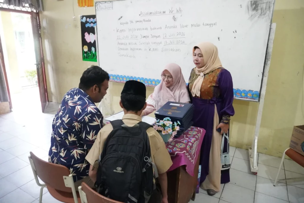 MTsN 2 Medan Gelar Pembagian Rapor Semester Genap T.P. 2025-2026