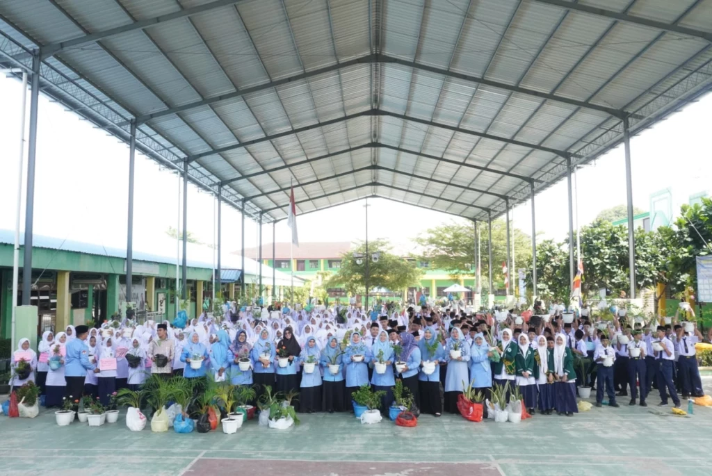 MATAMUDA MTsN 2 Medan Tanamkan Cinta Lingkungan Melalui Ekoteologi 