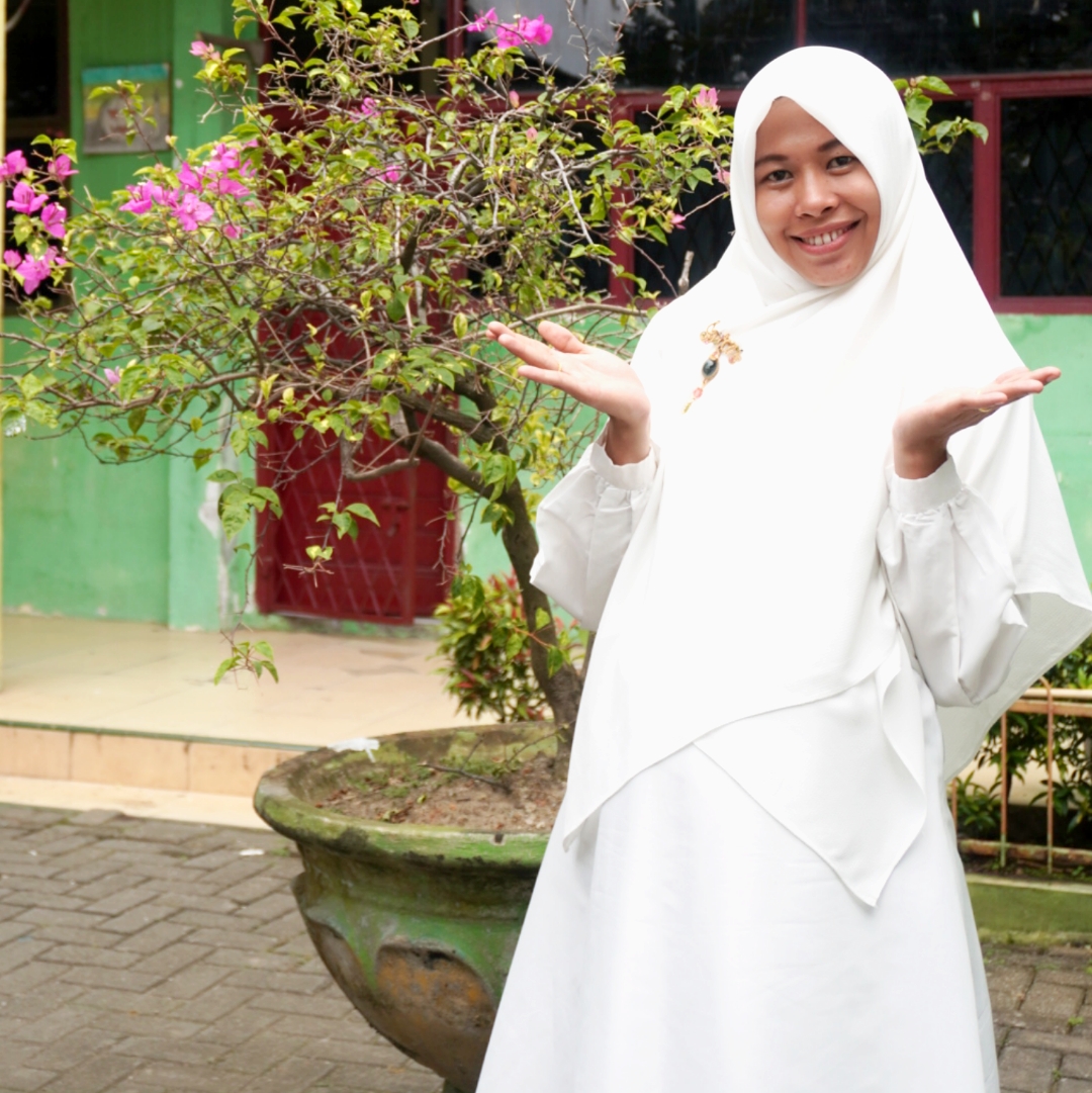 Foto Intan Kurnia, S.Pd
